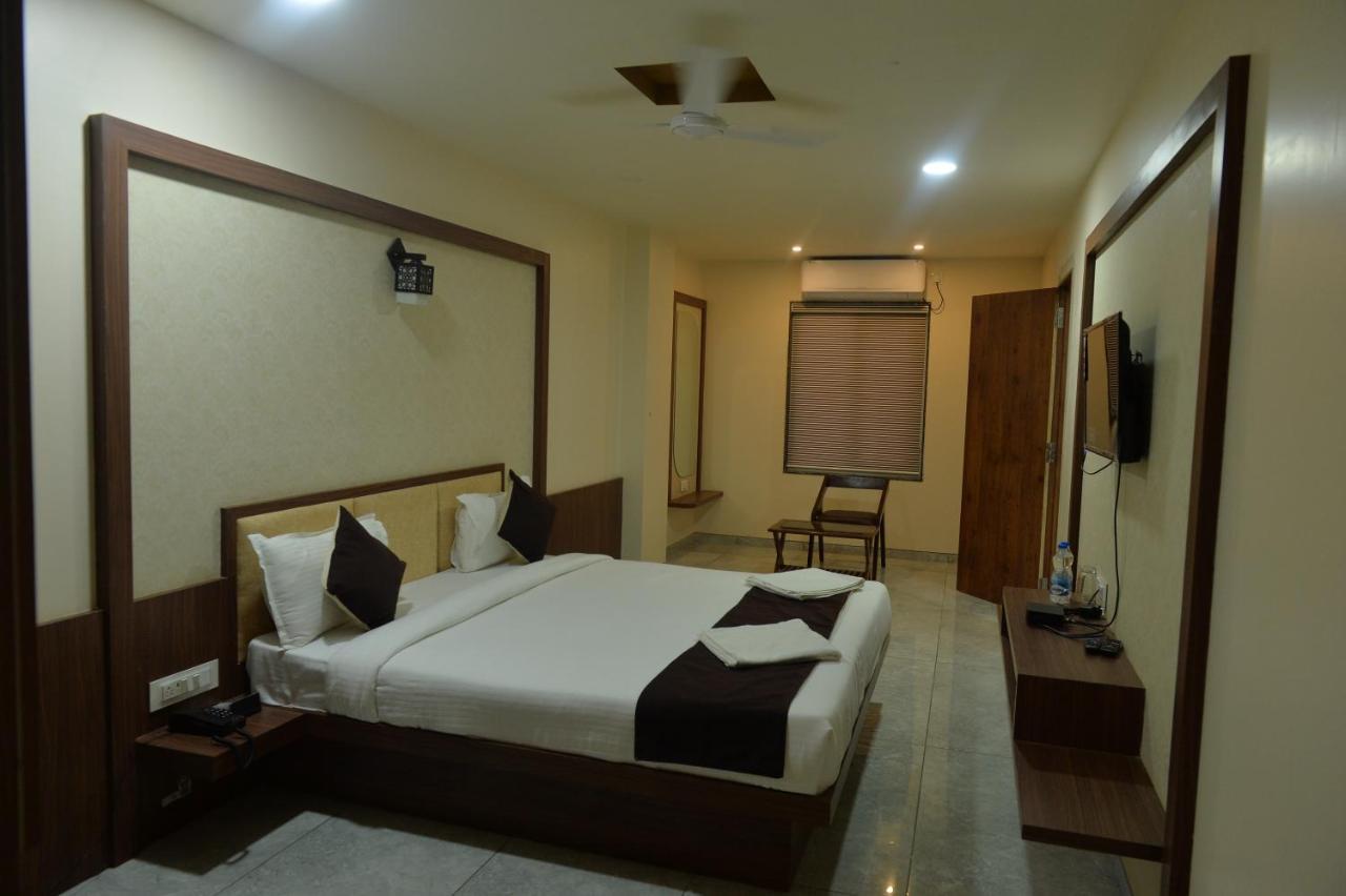 Hotel Sai Inn Rajpipla Ngoại thất bức ảnh