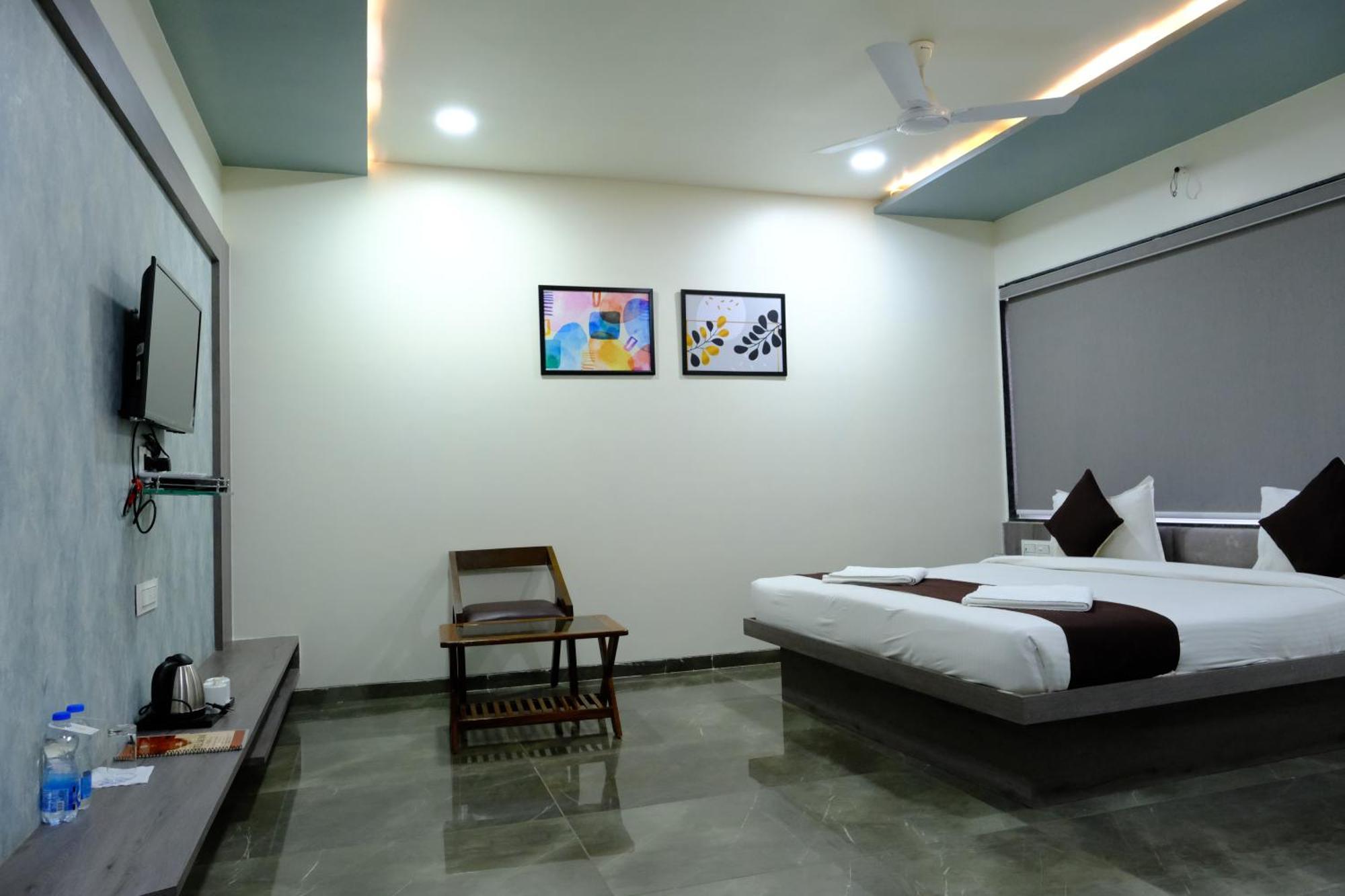 Hotel Sai Inn Rajpipla Ngoại thất bức ảnh