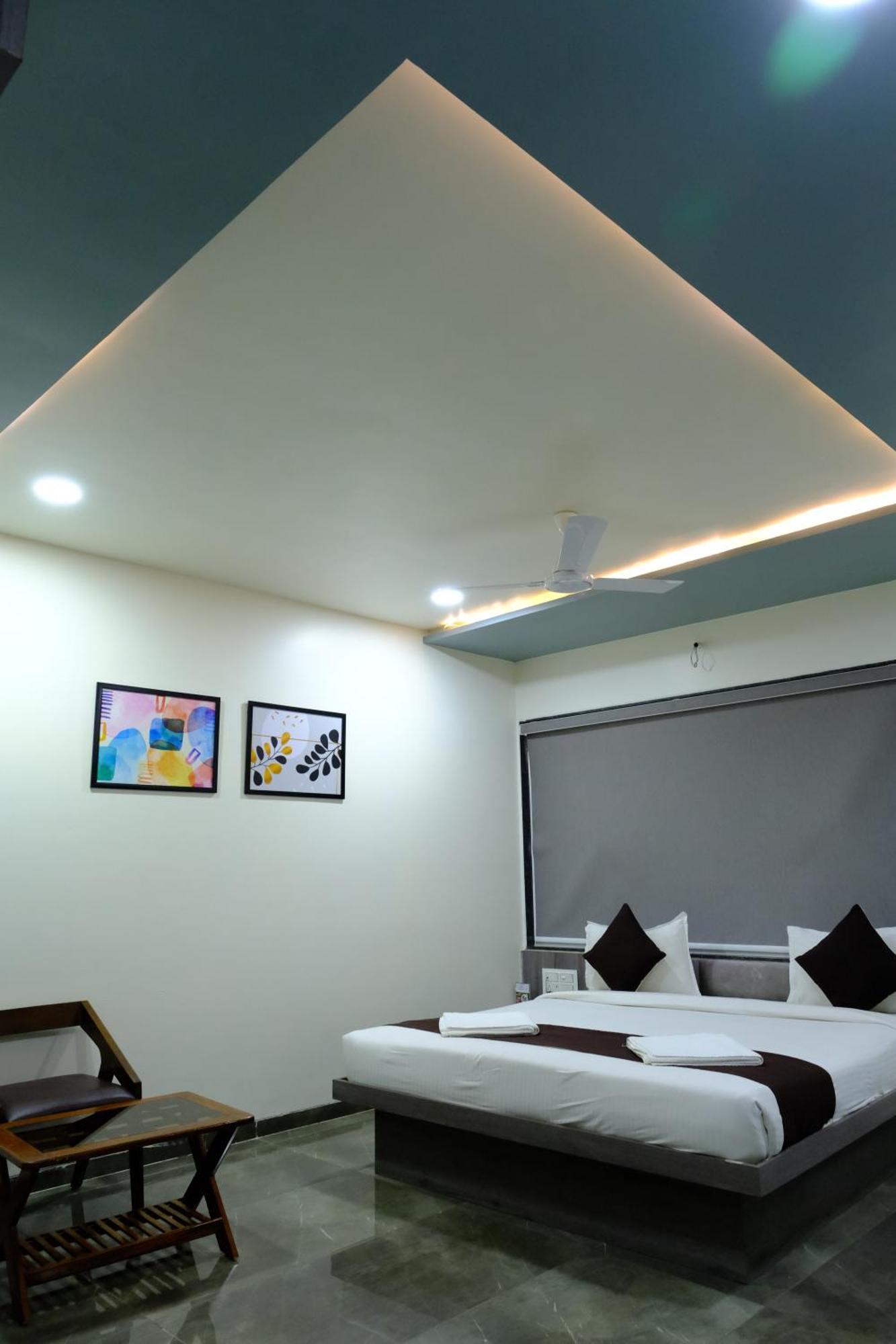 Hotel Sai Inn Rajpipla Ngoại thất bức ảnh